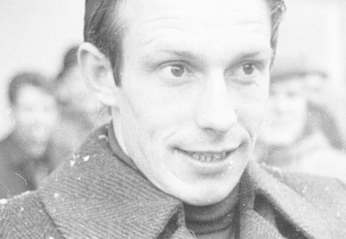 Roald "Kniksen" Jensen før 1. divisjonskampen mellom Brann og Strømsgodset på Brann stadion i April 1971